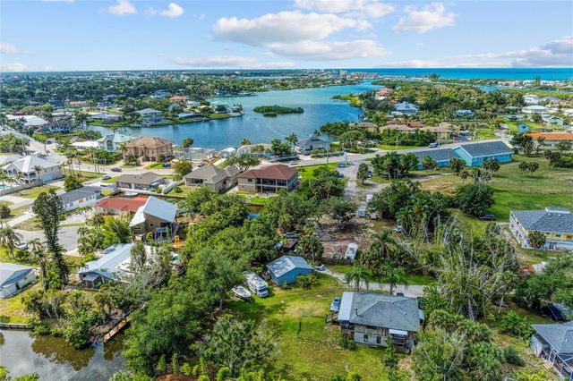 312 WINFIELD WAY, Nokomis, FL 34275