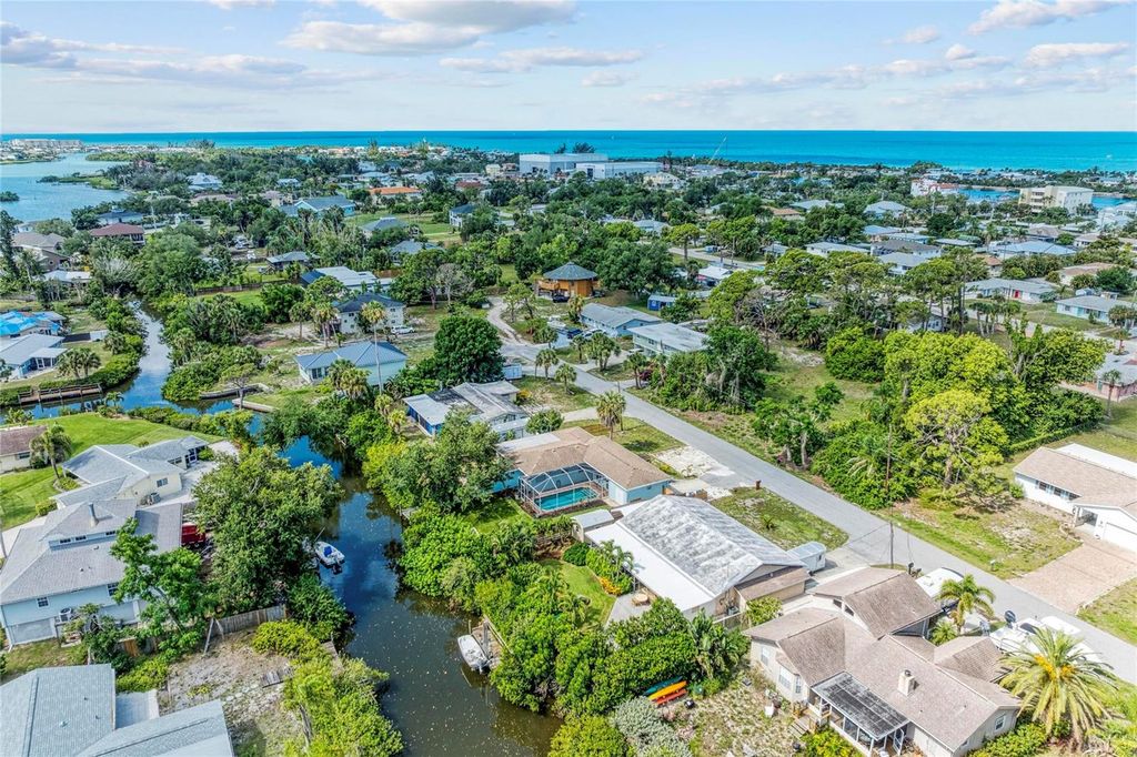 312 WINFIELD WAY, Nokomis, FL 34275