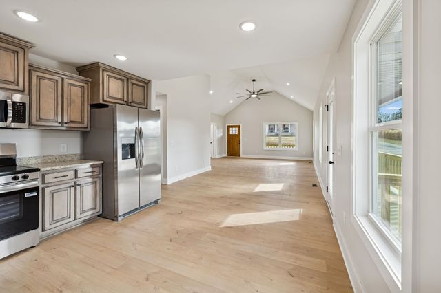 342 Leigh Anna Circle, Lafayette, TN 37083