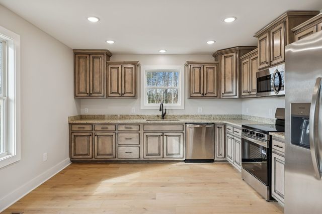342 Leigh Anna Circle, Lafayette, TN 37083