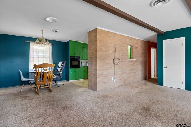 2002 Faulkner St., Tyler, TX 75701