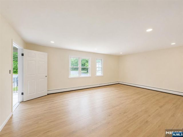 28 Carr Street 1, Pompton Lakes, NJ 07442
