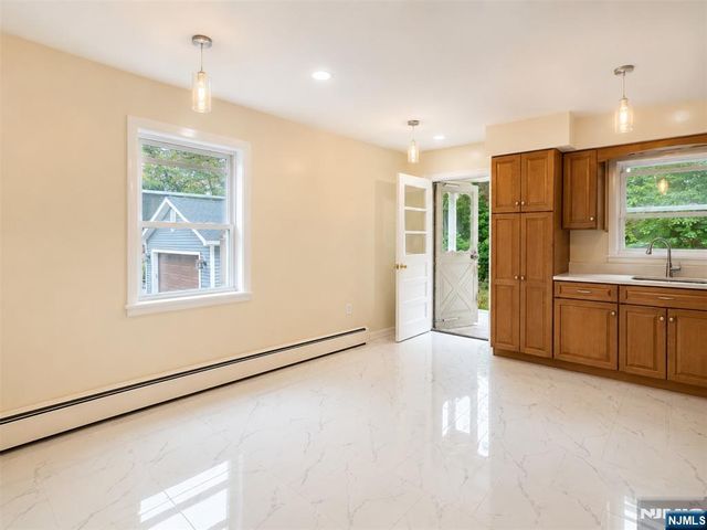 28 Carr Street 1, Pompton Lakes, NJ 07442