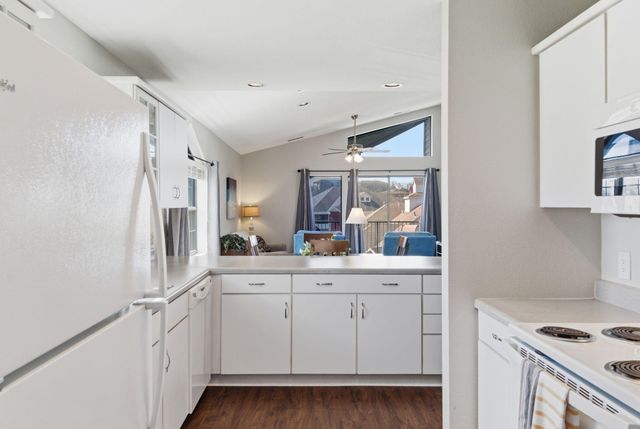 2700 Green Mountain Drive 5, Branson, MO 65616