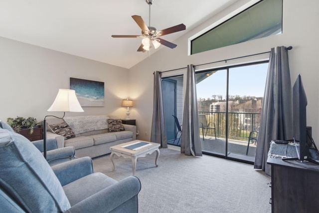 2700 Green Mountain Drive 5, Branson, MO 65616