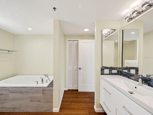 1255 N GULFSTREAM AVENUE 1101, Sarasota, FL 34236