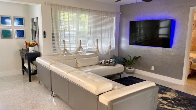 464 NW 11th Street, Boca Raton, FL 33432