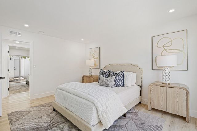 1022 E Evelyn Avenue, Sunnyvale, CA 94086
