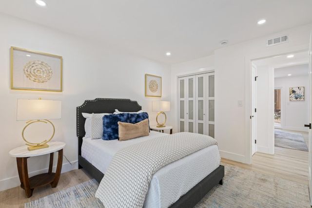 1022 E Evelyn Avenue, Sunnyvale, CA 94086