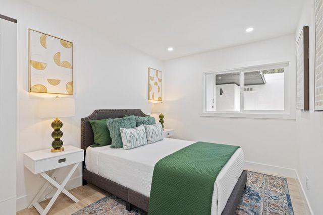 1022 E Evelyn Avenue, Sunnyvale, CA 94086