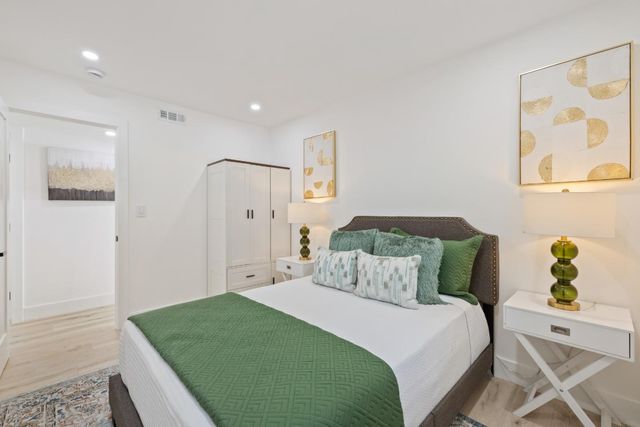 1022 E Evelyn Avenue, Sunnyvale, CA 94086