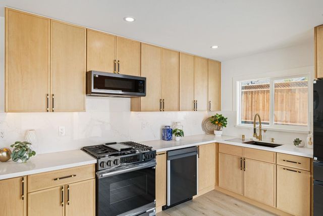 1022 E Evelyn Avenue, Sunnyvale, CA 94086