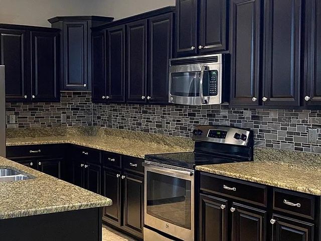 2252 GRANTHAM AVENUE, Davenport, FL 33837