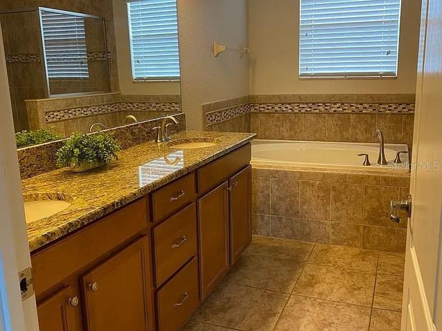 2252 GRANTHAM AVENUE, Davenport, FL 33837