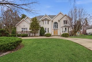 15W641 81st Street, Burr Ridge, IL 60527