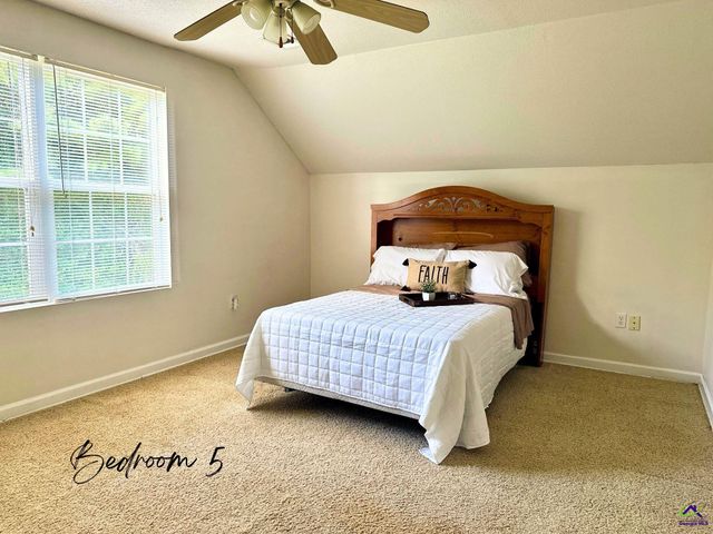 634 Old Perry Road, Kathleen, GA 31047