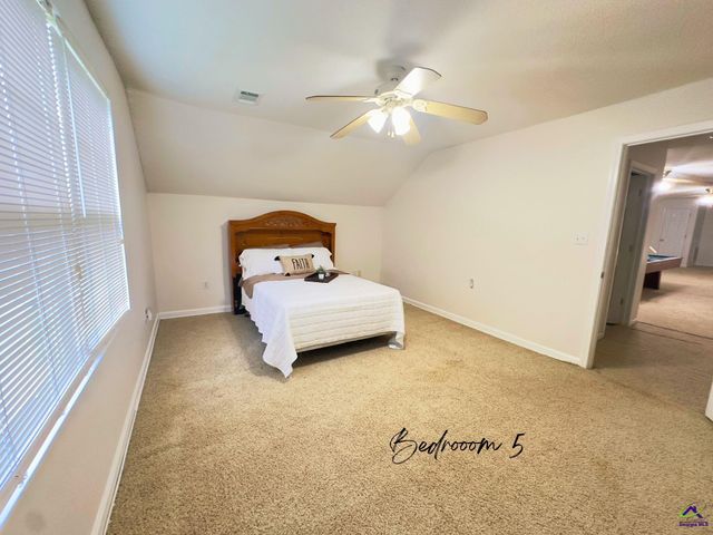 634 Old Perry Road, Kathleen, GA 31047