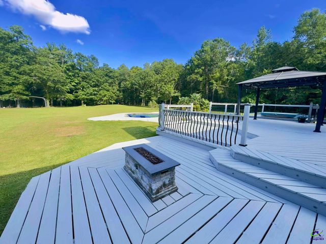 634 Old Perry Road, Kathleen, GA 31047
