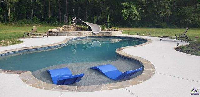 634 Old Perry Road, Kathleen, GA 31047