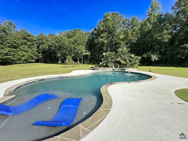 634 Old Perry Road, Kathleen, GA 31047
