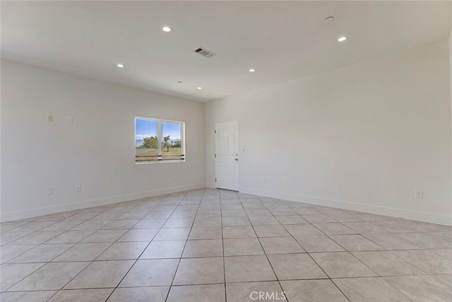 6821 Agnes Ave., North Hollywood, CA 91605