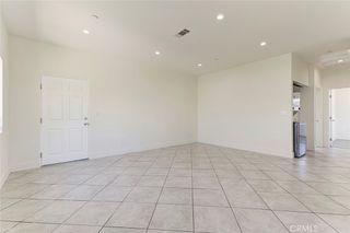 6821 Agnes Ave., North Hollywood, CA 91605