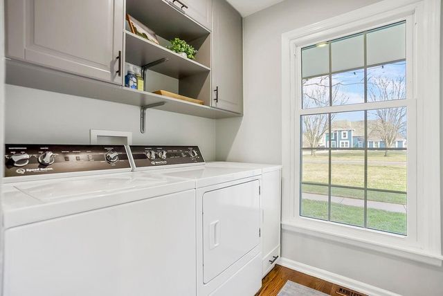 15142 Oakmont Street, Overland Park, KS 66221