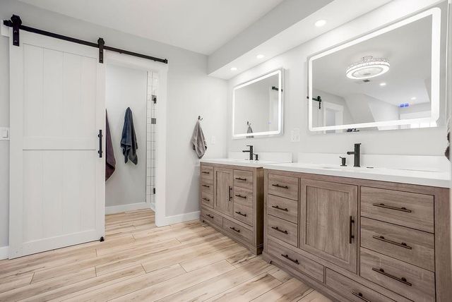 15142 Oakmont Street, Overland Park, KS 66221