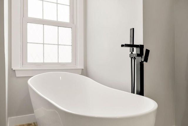 15142 Oakmont Street, Overland Park, KS 66221