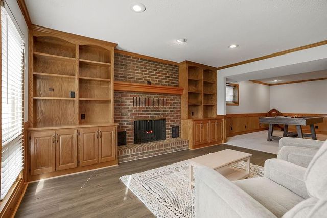 15142 Oakmont Street, Overland Park, KS 66221