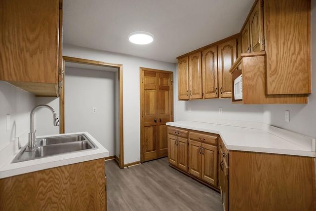 15142 Oakmont Street, Overland Park, KS 66221