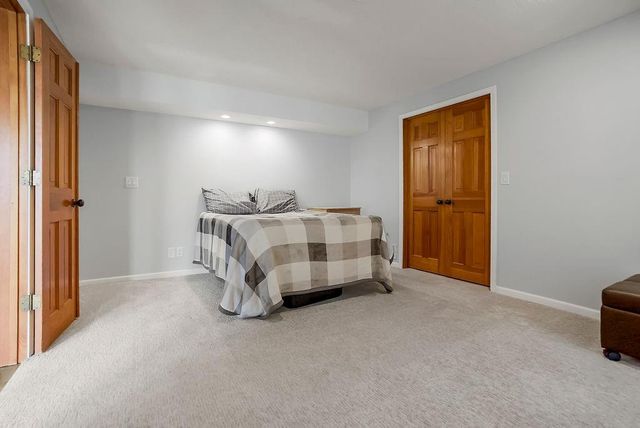 15142 Oakmont Street, Overland Park, KS 66221