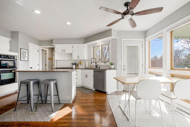 15142 Oakmont Street, Overland Park, KS 66221