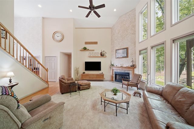 8352 Alta Vista Drive, Pinckney, MI 48169