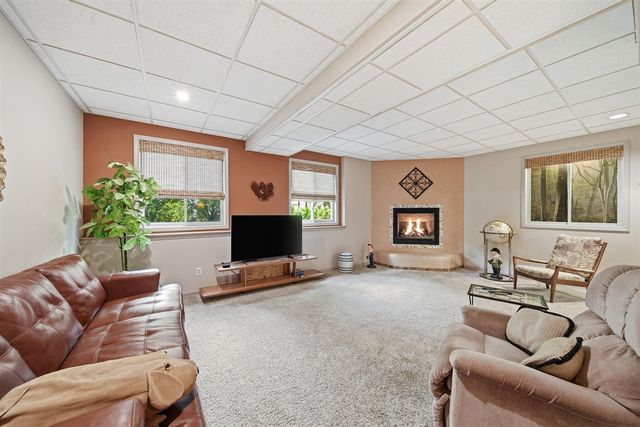 8352 Alta Vista Drive, Pinckney, MI 48169