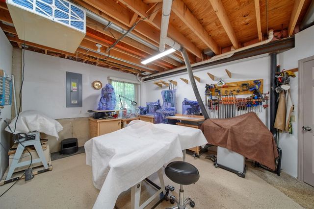 8352 Alta Vista Drive, Pinckney, MI 48169