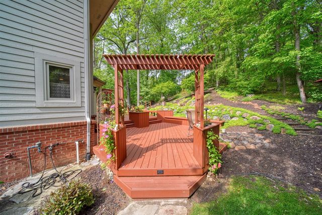 8352 Alta Vista Drive, Pinckney, MI 48169