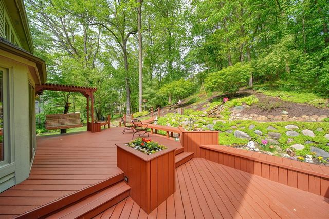 8352 Alta Vista Drive, Pinckney, MI 48169