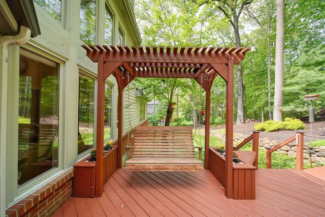8352 Alta Vista Drive, Pinckney, MI 48169