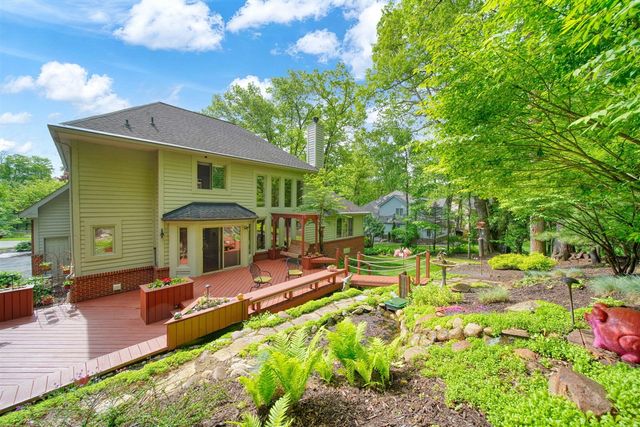 8352 Alta Vista Drive, Pinckney, MI 48169