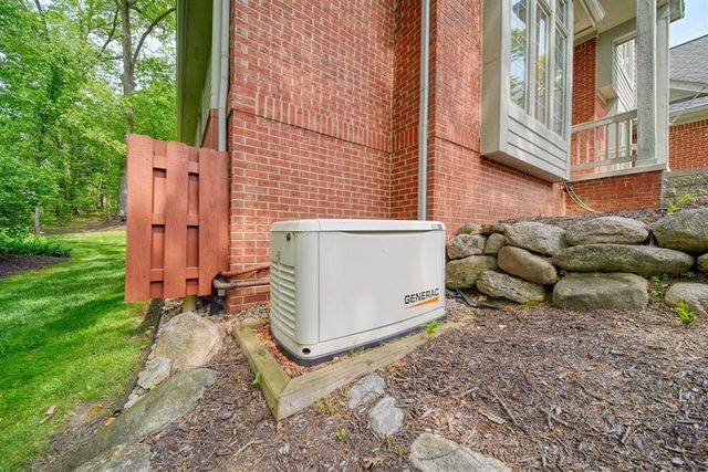 8352 Alta Vista Drive, Pinckney, MI 48169