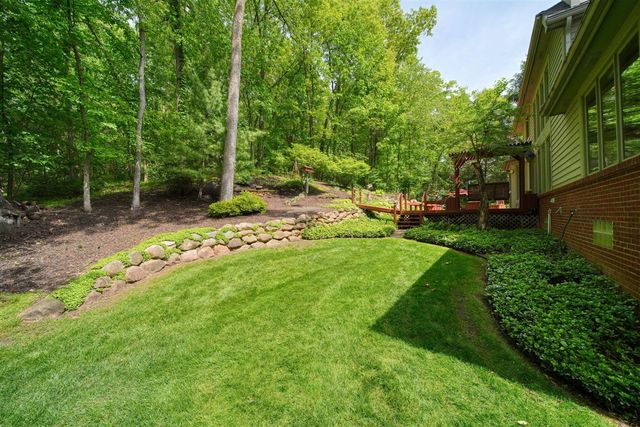 8352 Alta Vista Drive, Pinckney, MI 48169