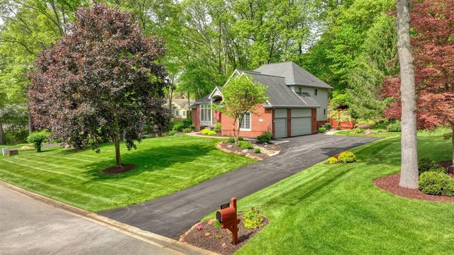 8352 Alta Vista Drive, Pinckney, MI 48169