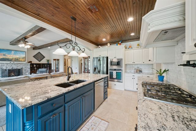 7030 N 196th Place, Owasso, OK 74055
