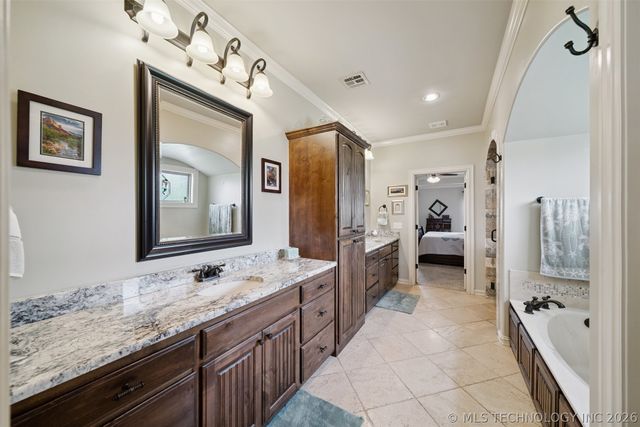 7030 N 196th Place, Owasso, OK 74055