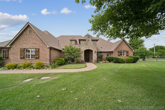 7030 N 196th Place, Owasso, OK 74055