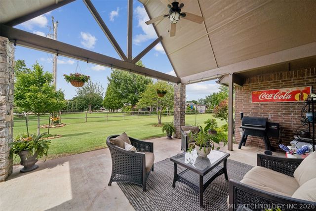 7030 N 196th Place, Owasso, OK 74055