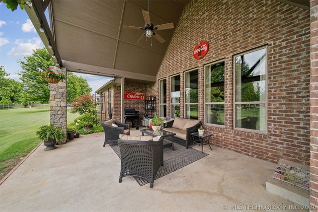 7030 N 196th Place, Owasso, OK 74055