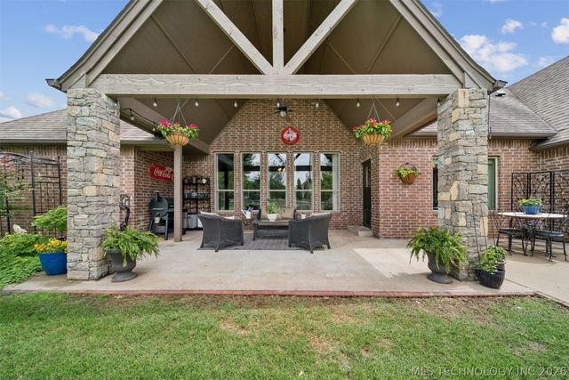7030 N 196th Place, Owasso, OK 74055