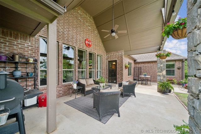 7030 N 196th Place, Owasso, OK 74055